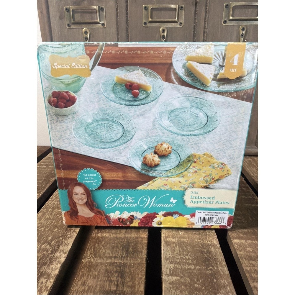 Pioneer Woman Cassie Appetizer Dessert Plates Teal Embossed Glass 4pk 6.35"